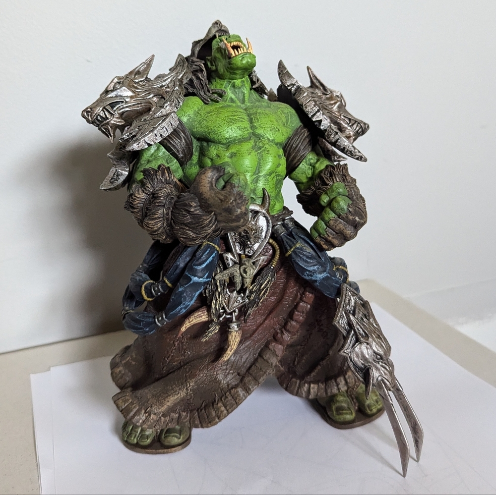 World of Warcraft Hoarde Orc Shaman Rehgar Earthfury Figure